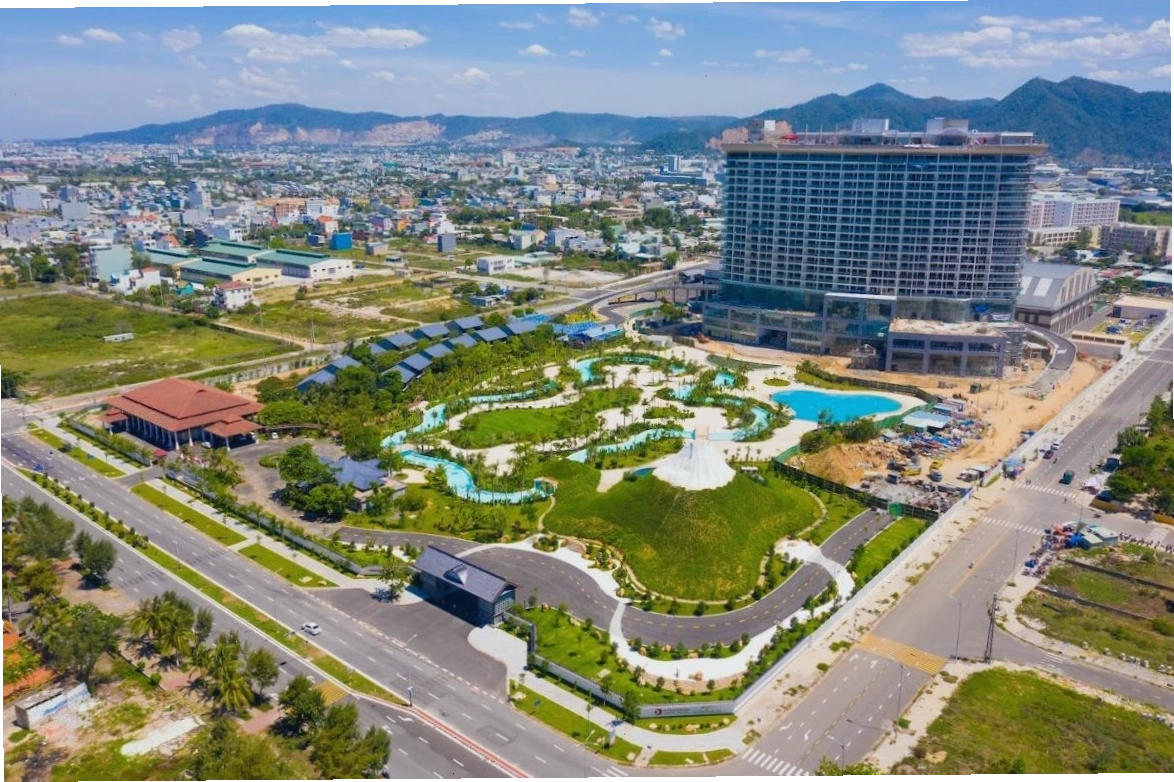 5Ku Farm có hồ cá với nhiều loài cá