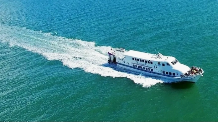 Ảnh du lịch Cát Bà với cảnh biển đẹp