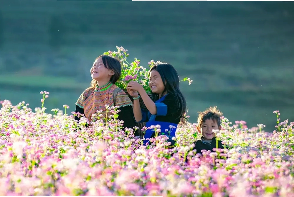 Ảnh du lịch Hà Giang với phong cảnh núi non hùng vĩ