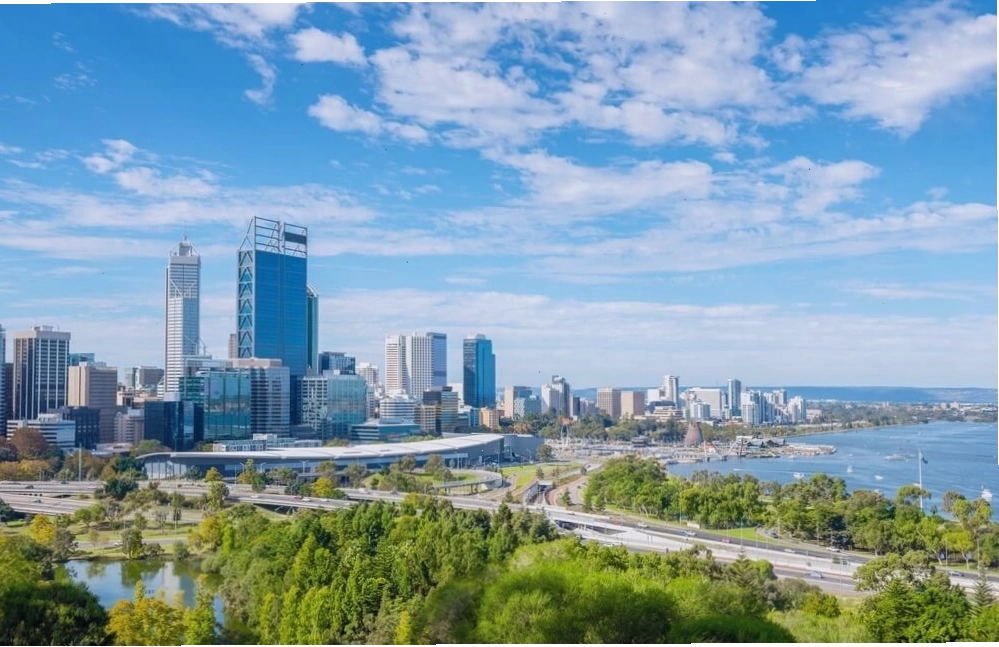 Bãi biển Cottesloe nổi tiếng với cát trắng và nước biển trong xanh