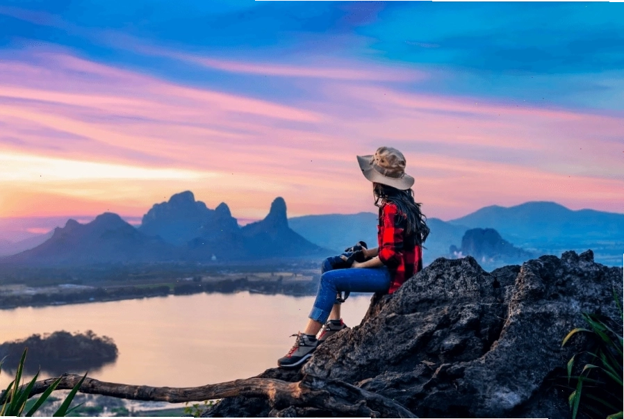 Bãi biển hoang sơ tại Phú Quốc với làn nước trong xanh