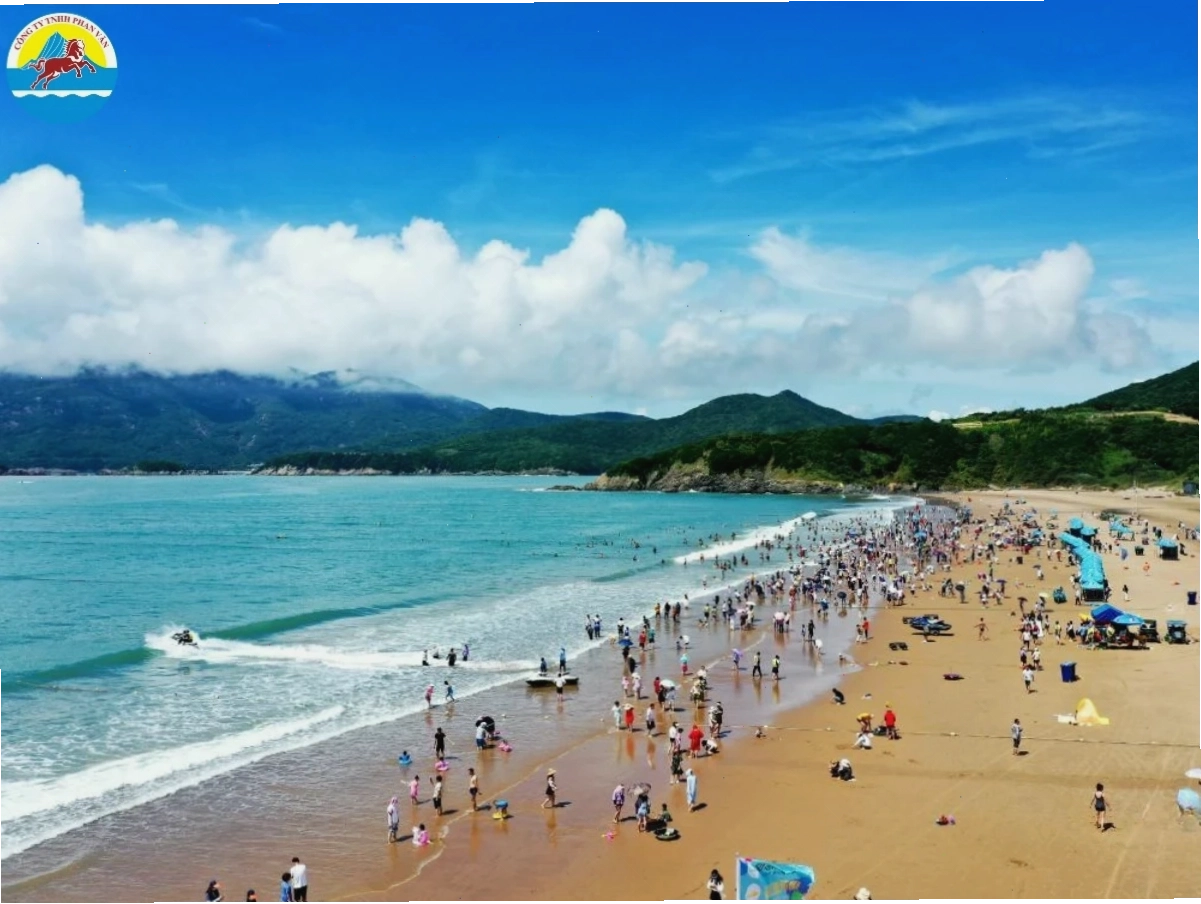 Bãi biển Nam Sa với cát vàng mịn màng