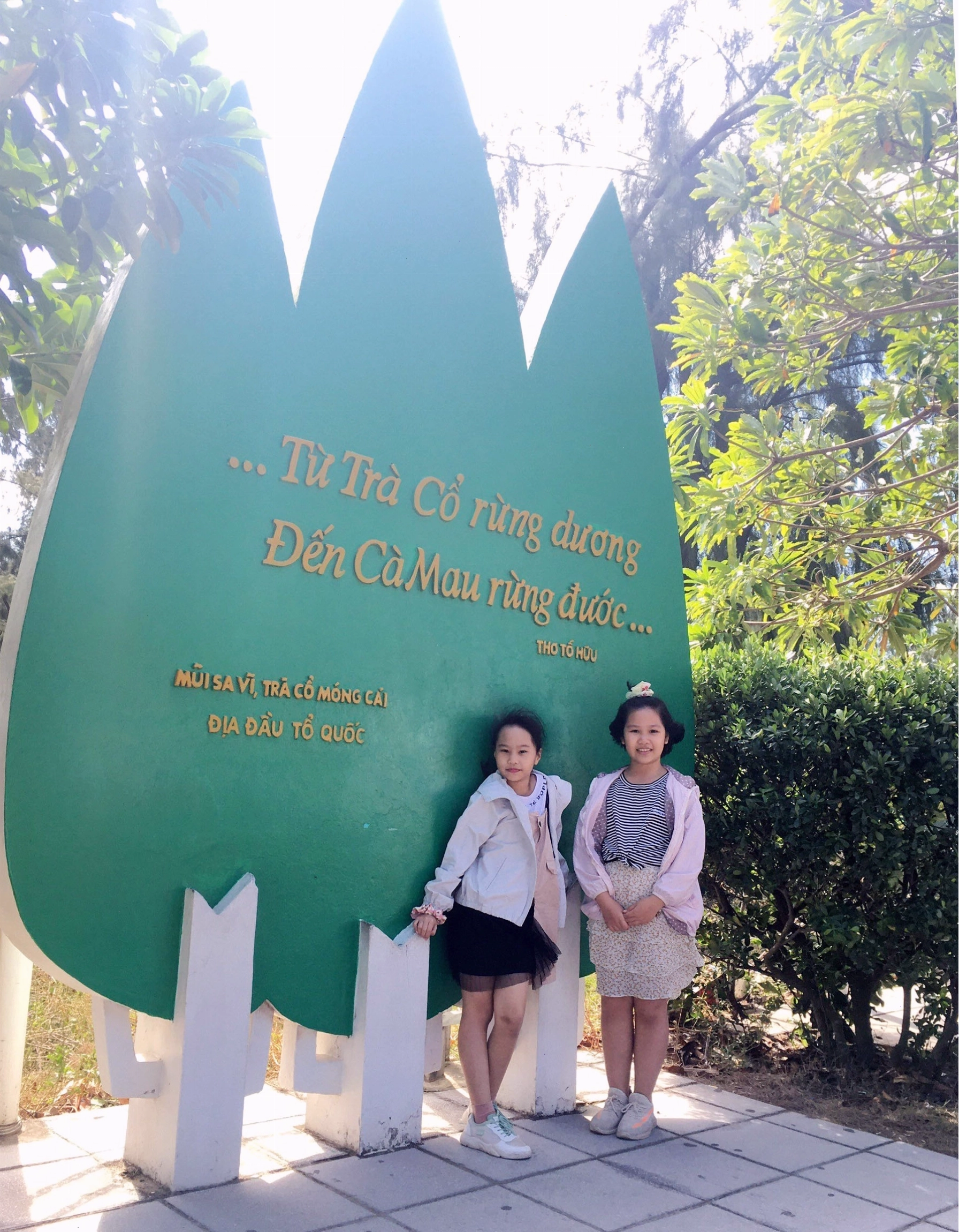 Bãi biển Trà Cổ Móng Cái với vẻ đẹp hoang sơ