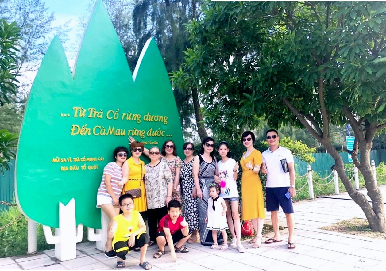 Bãi Đá Đen Móng Cái với cảnh quan độc đáo