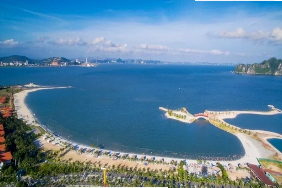 Bãi tắm Tuần Châu thơ mộng và trong lành