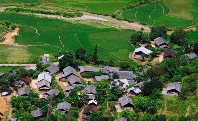 Bản Lao Chải, xã Y Tý, huyện Bát Xát, tỉnh Lào Cai với những ngôi nhà trình tường độc đáo