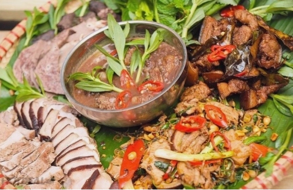 Bản Lô Lô Chải với những ngôi nhà trình tường đặc trưng