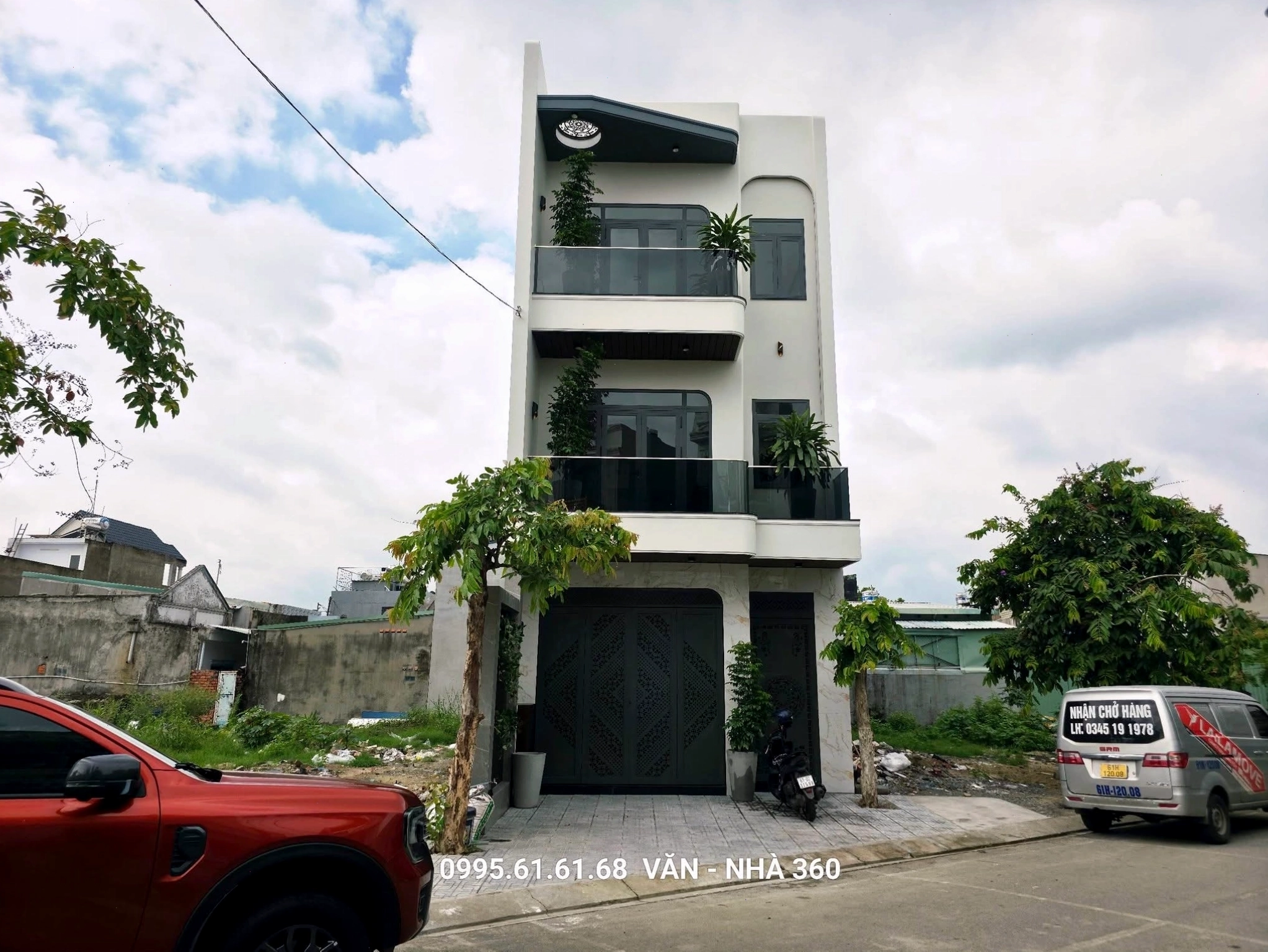 Bán nhà 1 trệt 2 lầu DT 93m2 Phường Đông Hòa