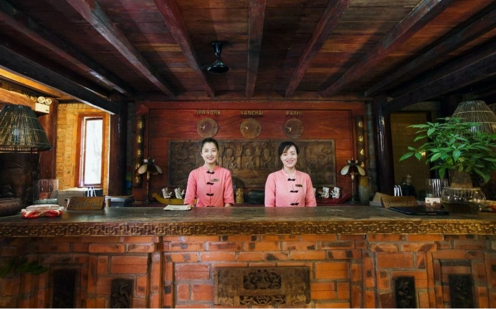 Bàn tiếp tân 24 giờ tại Vạn Chài Resort Sầm Sơn