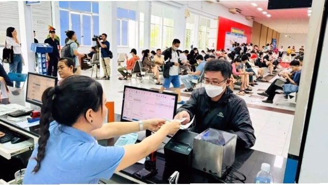 Bên ngoài nhà nghỉ P.T, một trong những địa điểm được cho là có nhiều đôi tình nhân ghé đến