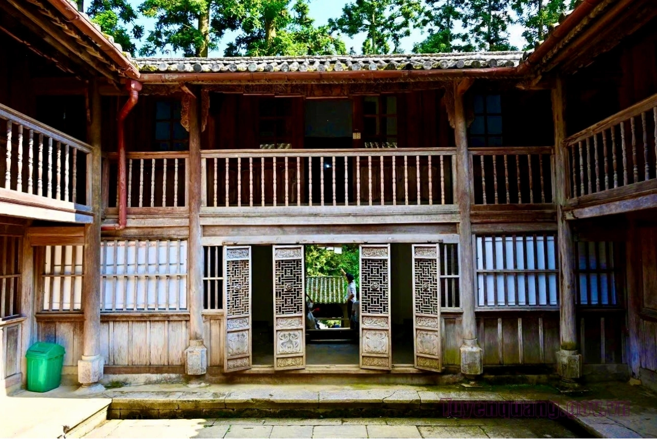 Bên trong Dinh Nhà Vương với các chi tiết kiến trúc độc đáo