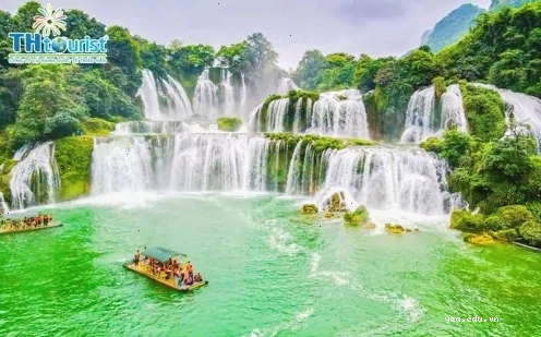 Bên trong Động Tam Thanh với nhũ đá lấp lánh