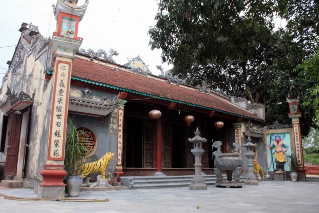 Bên trong hang động Mỏ Mắm với thạch nhũ kỳ ảo