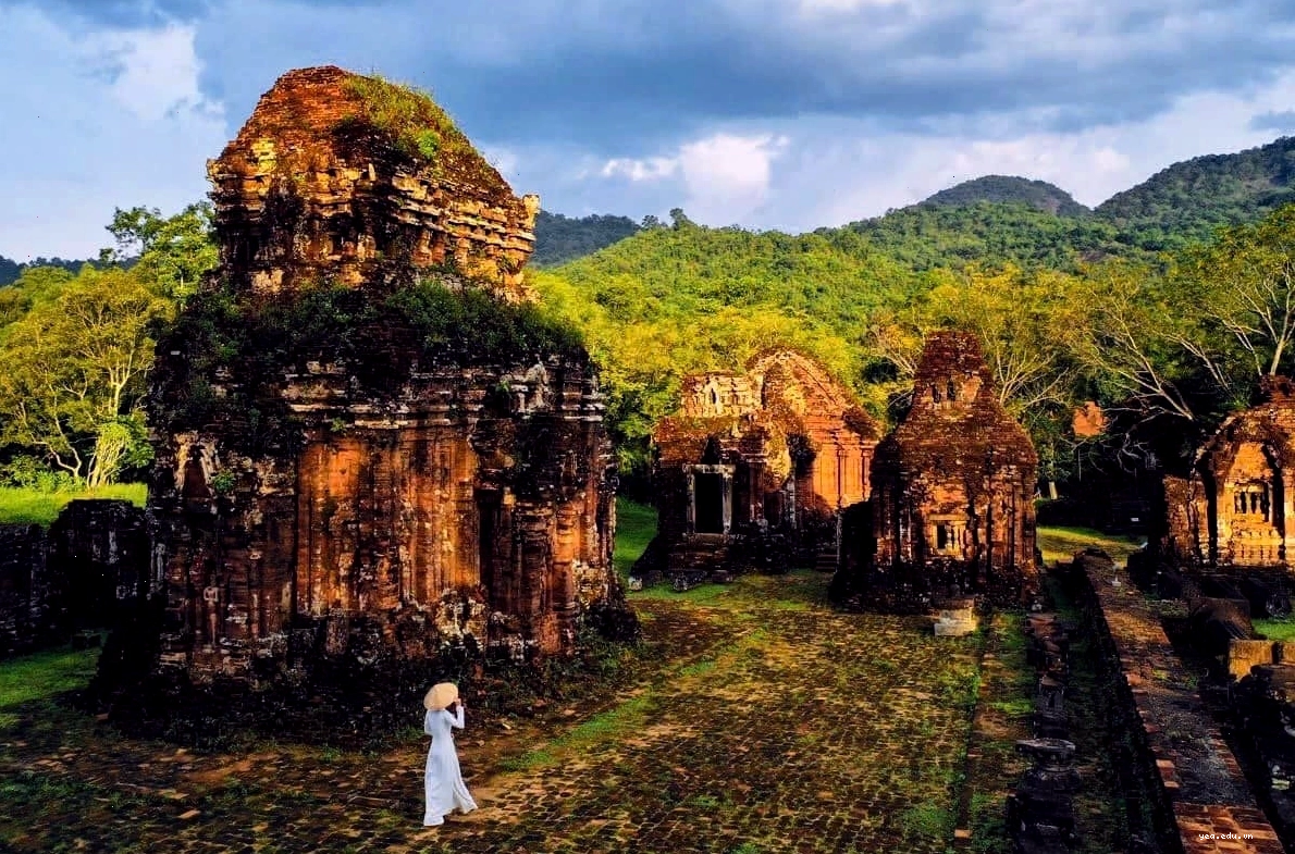 Biển báo công nhận Di sản văn hóa và thiên nhiên thế giới Mỹ Sơn