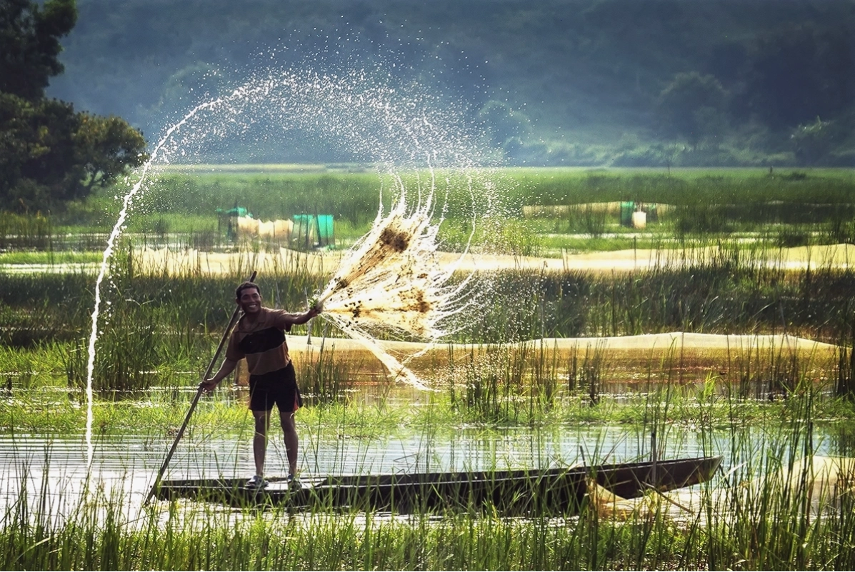 Biển báo thông tin về mùa nước nổi miền Tây
