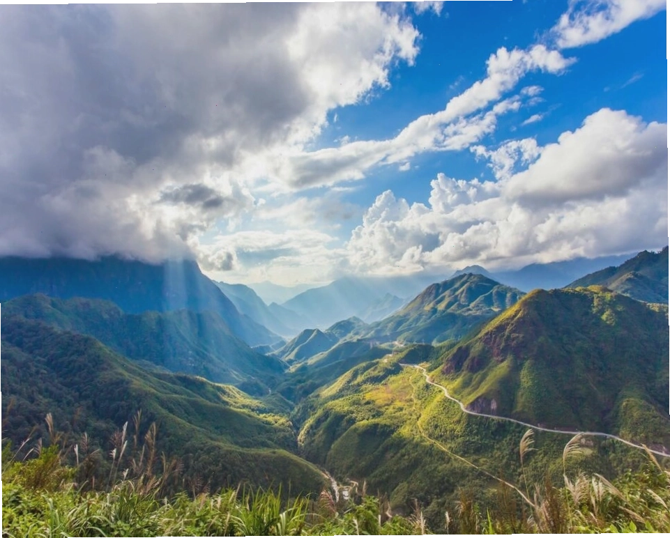 Biển mây bồng bềnh nhìn từ Cổng Trời Sa Pa