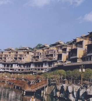 Bình Biên Trung Quốc: Khám phá 'tiểu Phượng Hoàng Cổ Trấn' gần Việt Nam
