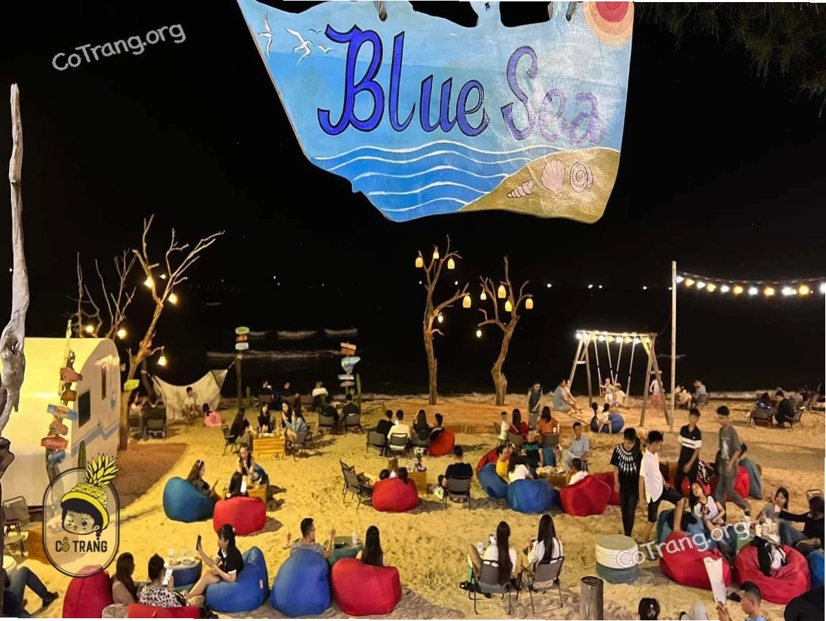 Blue Sea House Quảng Bình với không gian hiện đại và tông màu xanh mát