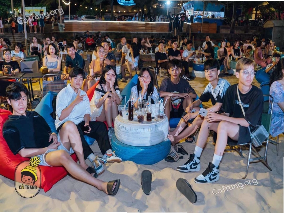 BlueSea QB quán cafe view biển Nhật Lệ