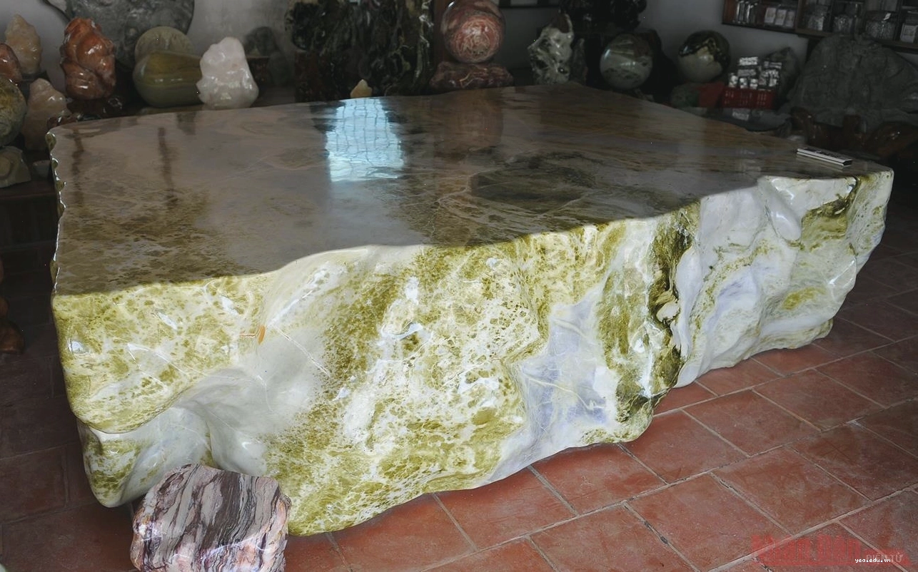 Bộ sập đá ngọc khai thác tại Suối Giàng