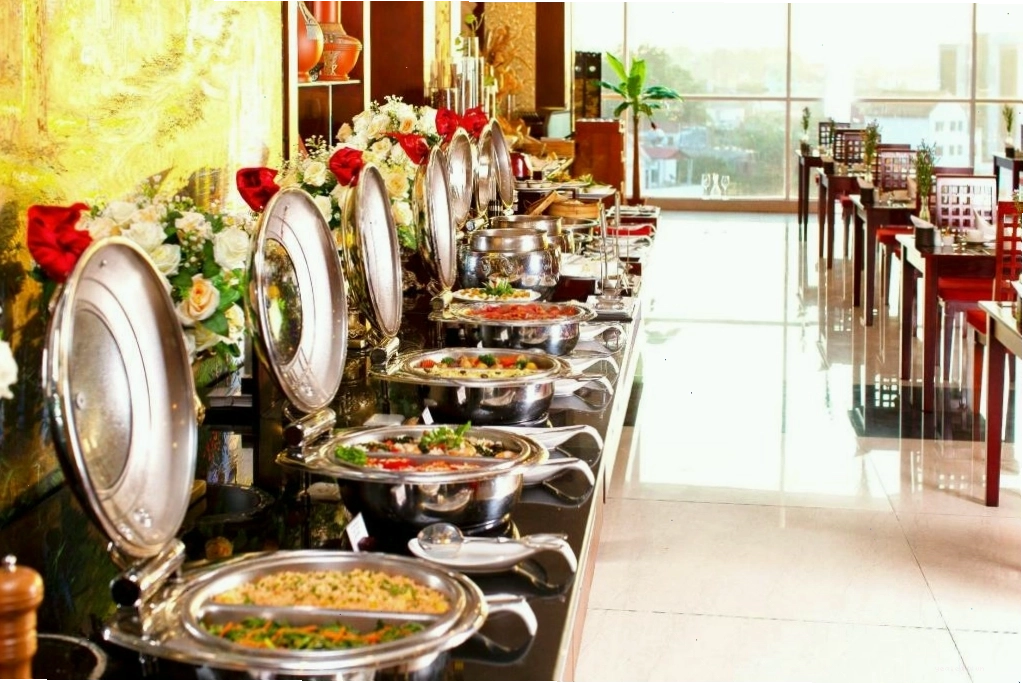 Bữa sáng ngon miệng tại The Mira Hotel