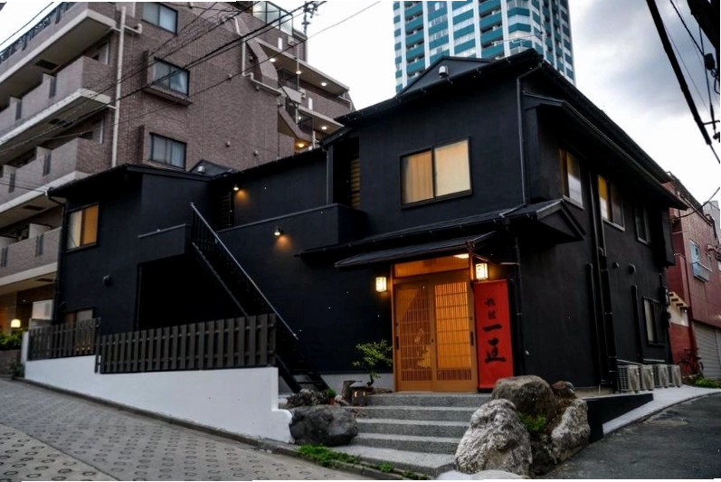 Bữa tối Kaiseki thịnh soạn tại một quán trọ ryokan