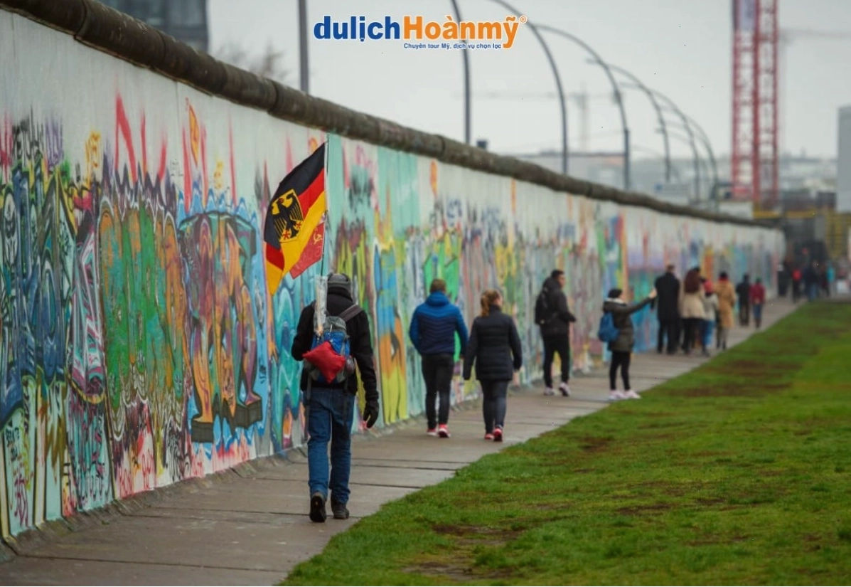 Bức tường Berlin, dấu tích lịch sử về sự chia cắt nước Đức, nay là không gian nghệ thuật độc đáo