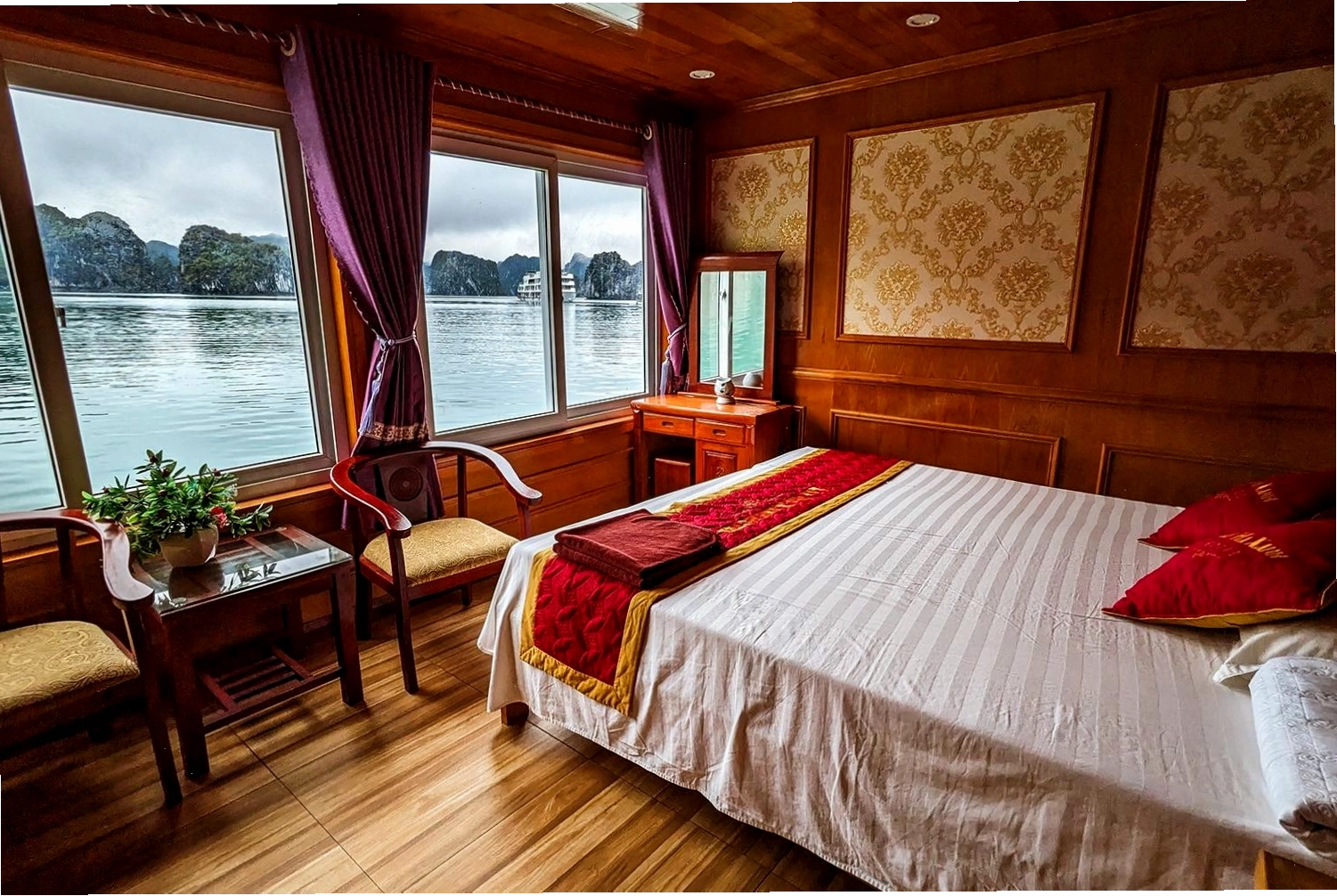 Cabin tiện nghi trên du thuyền Cat Ba Ventures