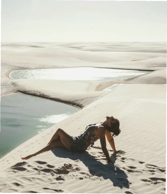Các đầm phá theo mùa chứa đầy nước mưa tại Lençóis Maranhenses