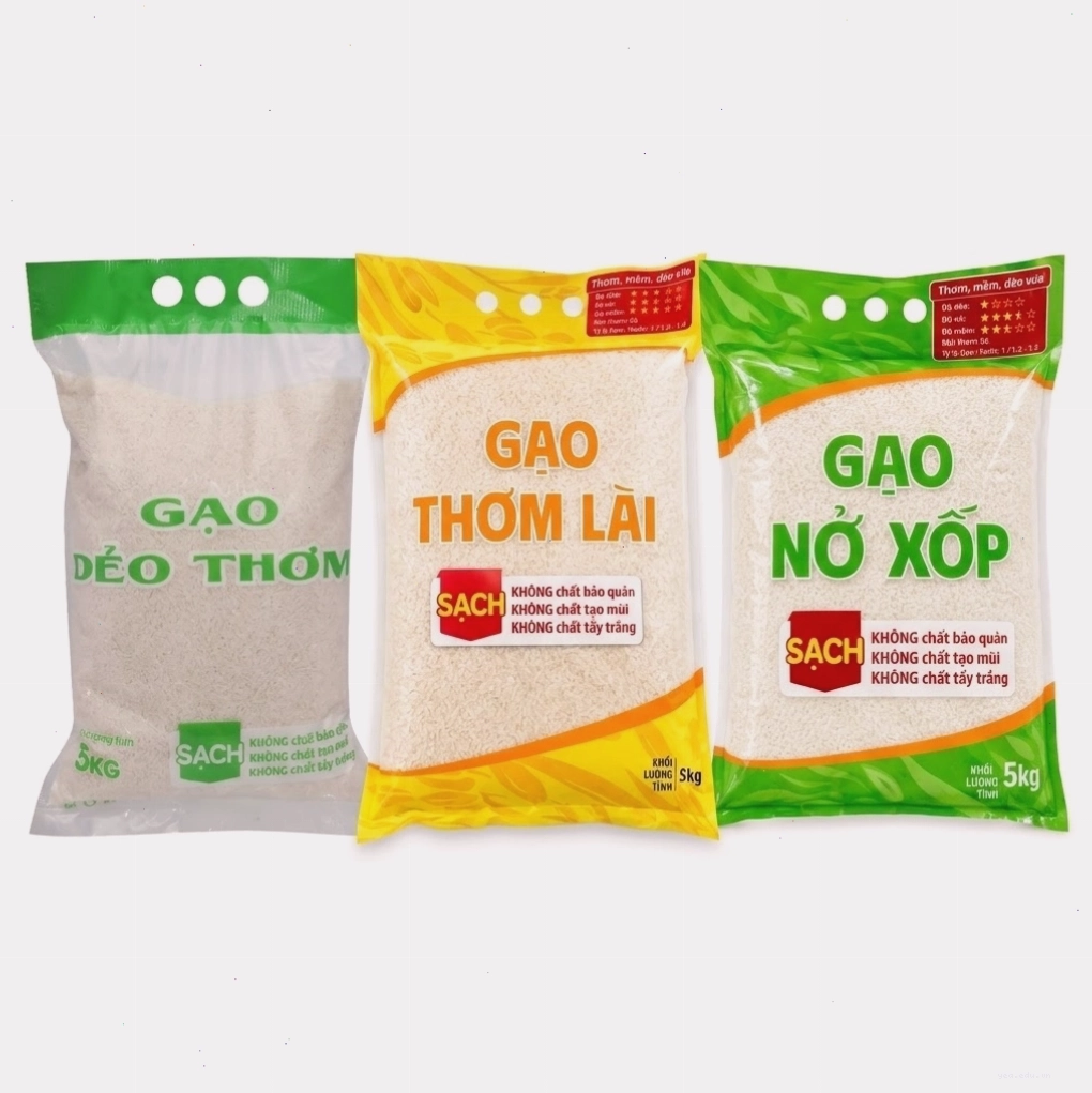 Các loại hải sản khô được bày bán tại Cà Ná