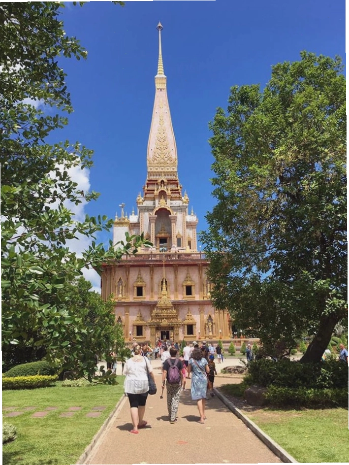 Các mặt hàng đa dạng tại Chợ cuối tuần Phuket