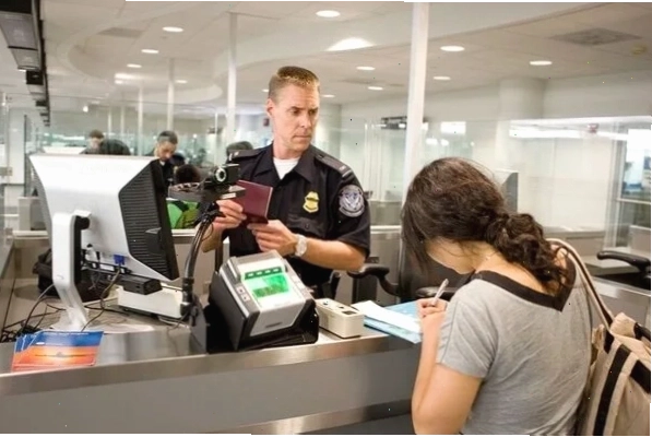 Các mặt hàng được phép và cấm khi nhập cảnh Canada