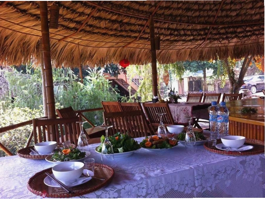 Các món ăn hấp dẫn mà nhà hàng chuẩn bị cho khách hàng