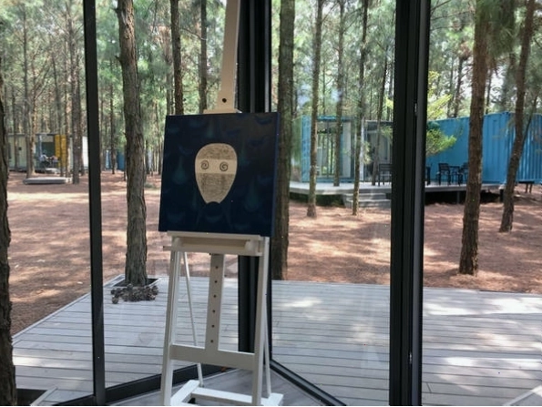 Các tác phẩm điêu khắc và hội họa tại Art in the Forest