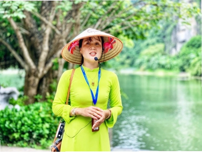 Cách thức và thời điểm thích hợp để đưa tiền tip cho hướng dẫn viên