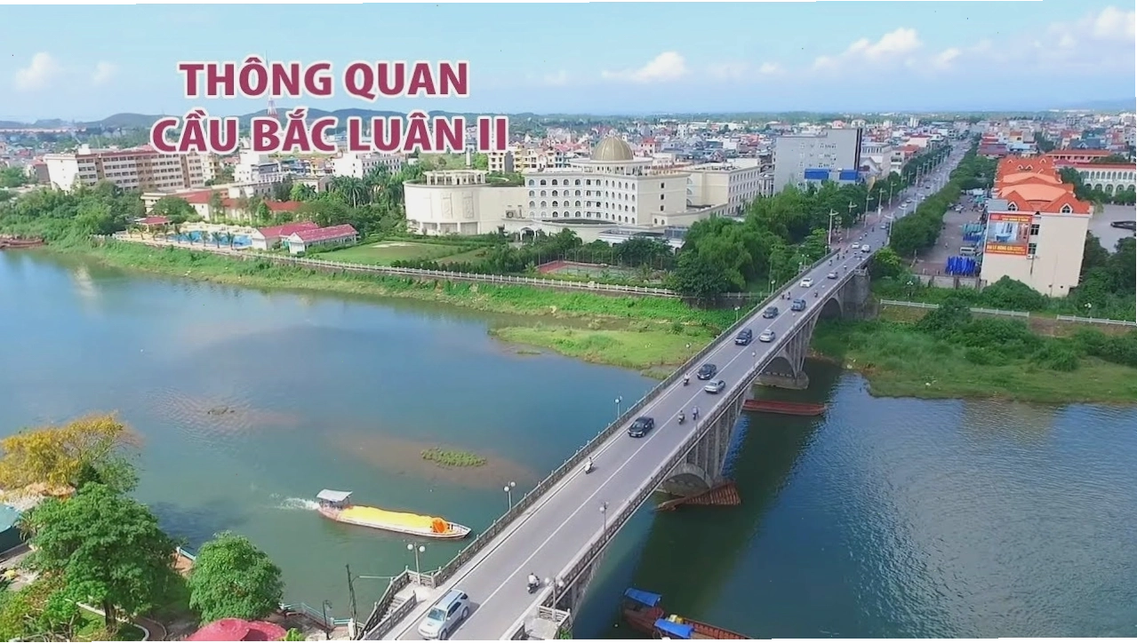 Cận cảnh Cửa khẩu Quốc tế Móng Cái về đêm