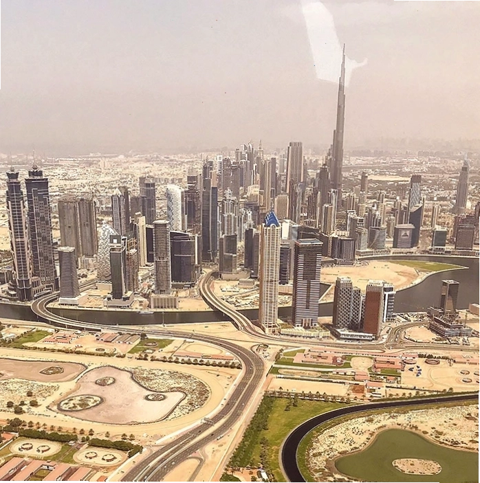 Cận cảnh khách sạn Burj Al Arab Jumeirah nhìn từ trên cao