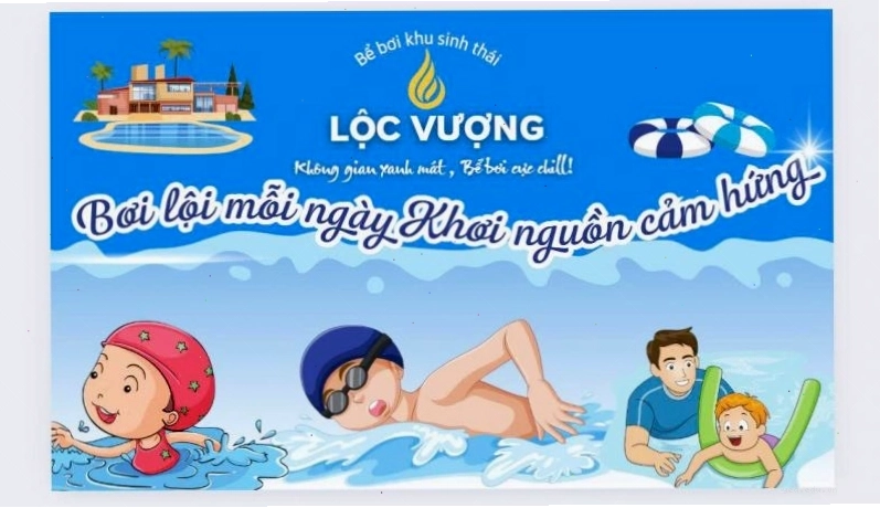 Cận cảnh làn nước trong xanh tại Bể Bơi Khu Sinh Thái Lộc Vượng