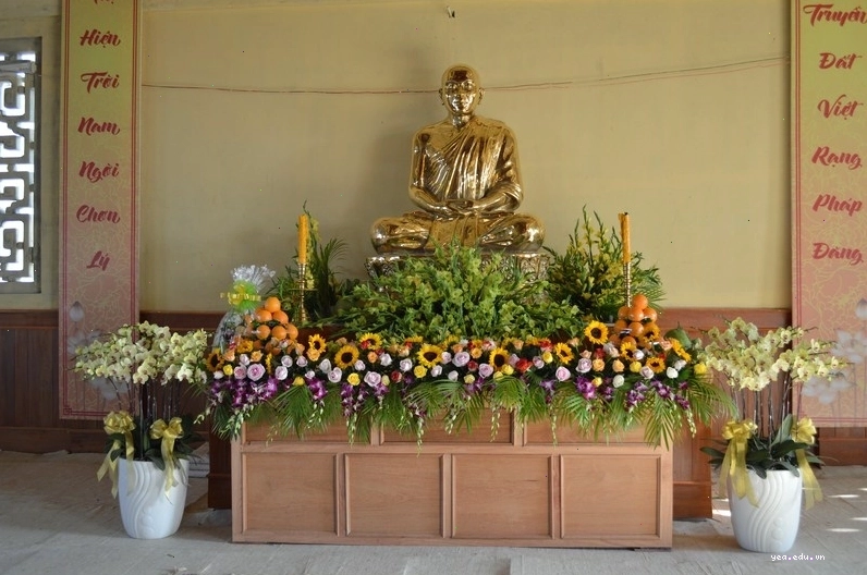 Cận cảnh tôn tượng Tổ sư Minh Đăng Quang tại Pháp viện