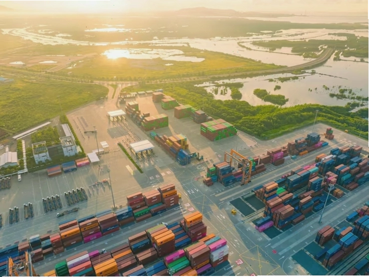 Cảng container công nghiệp Cái Mép nhìn từ trên cao