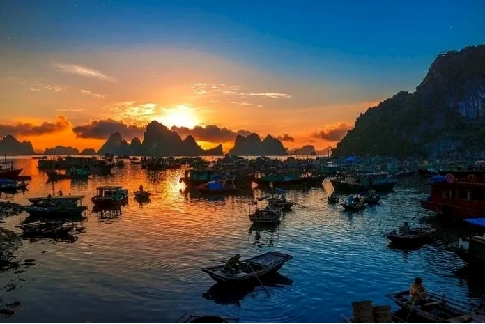 Cảnh biển Cô Tô trong xanh nhìn từ trên cao