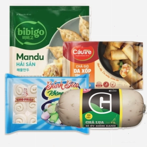 Cảnh biển làng chài Nhơn Lý với những thuyền đánh cá