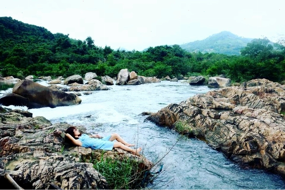 Cảnh đẹp của Hầm Hô với những con thác nhỏ