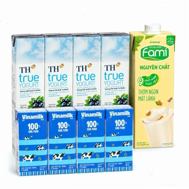 Cánh đồng muối Hòn Khói dưới ánh nắng mặt trời tạo nên khung cảnh độc đáo