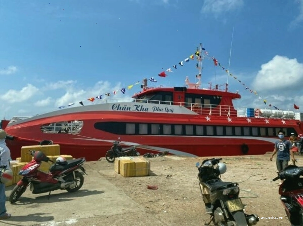 Cánh đồng quạt gió trên đảo Phú Quý