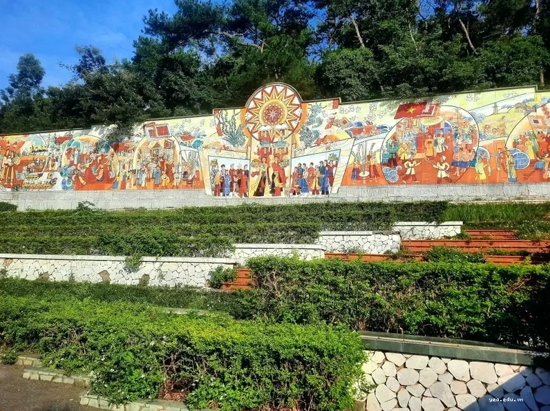 Cảnh làng quê yên bình tại Hùng Lô
