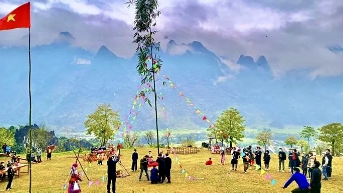 Cảnh quan Cao nguyên đá Đồng Văn mùa xuân
