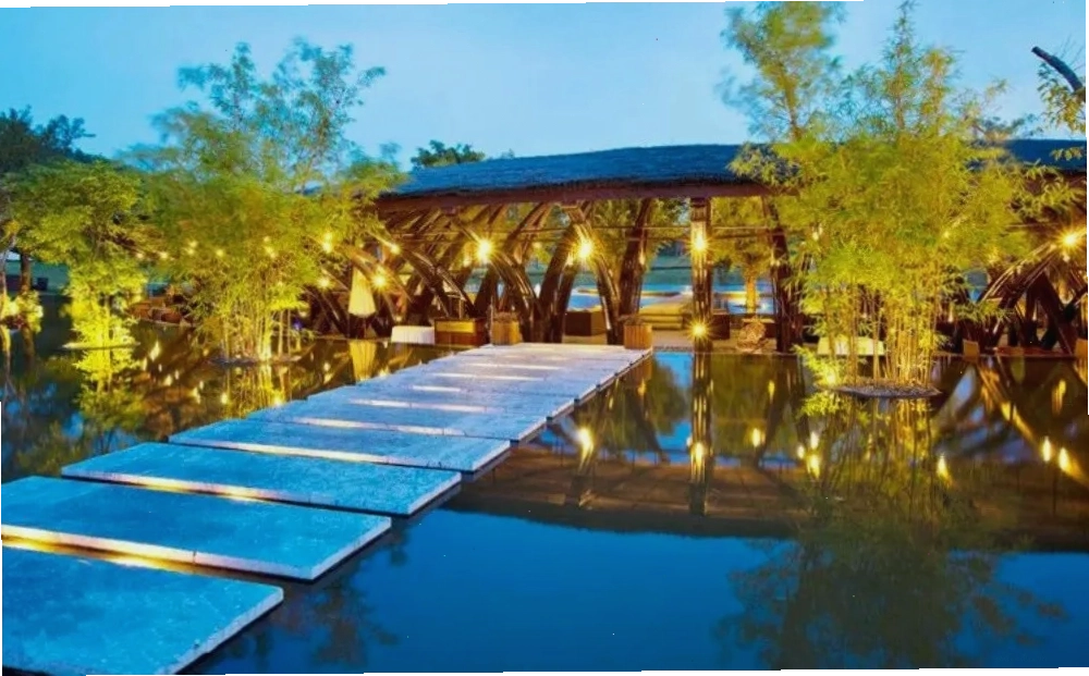 Cảnh quan hồ bơi sang trọng tại Flamingo Đại Lải