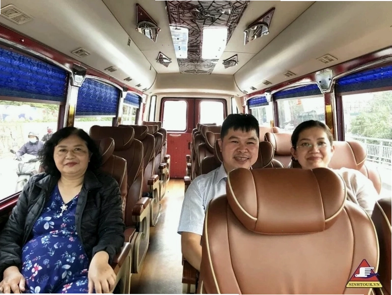 Cảnh quan hồ Tam Chúc nhìn từ thuyền