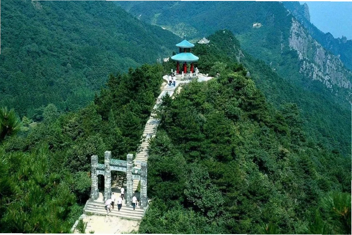 Cảnh quan hùng vĩ của Vườn quốc gia Lushan